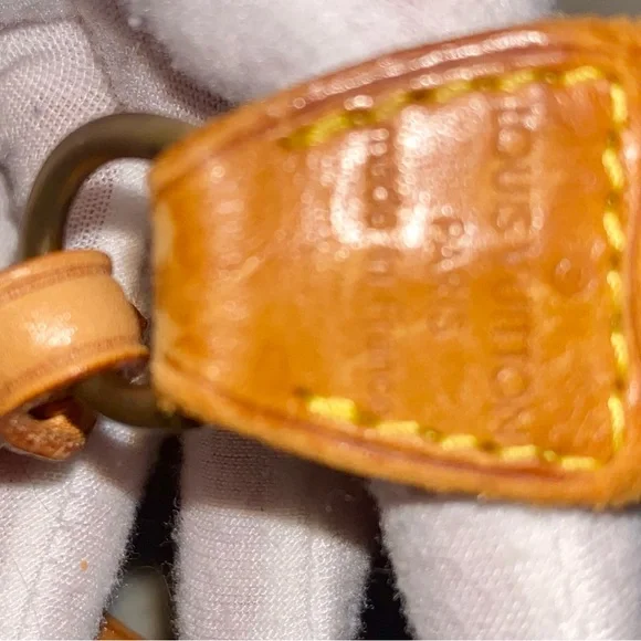 ‼️❌SOLD❌‼️🔥❤️ Louis Vuitton Iconic Monogram Pochette in EUC! Made in France - Picture 5 of 13